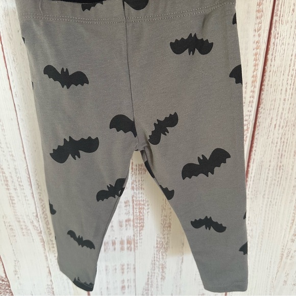 NEW! Cat & Jack 2 piece set bat bodysuit romper with leggings - Picture 3 of 3